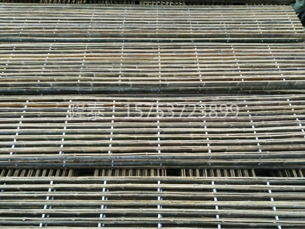 竹羊床（漏糞板）