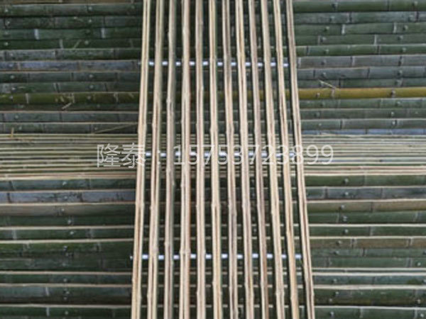 竹羊床（漏糞板）